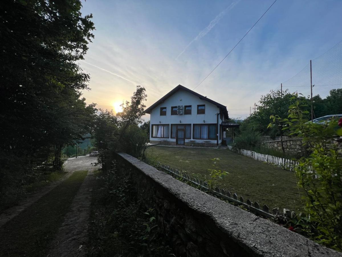 Villa White Dove ซาราเยโว ภายนอก รูปภาพ