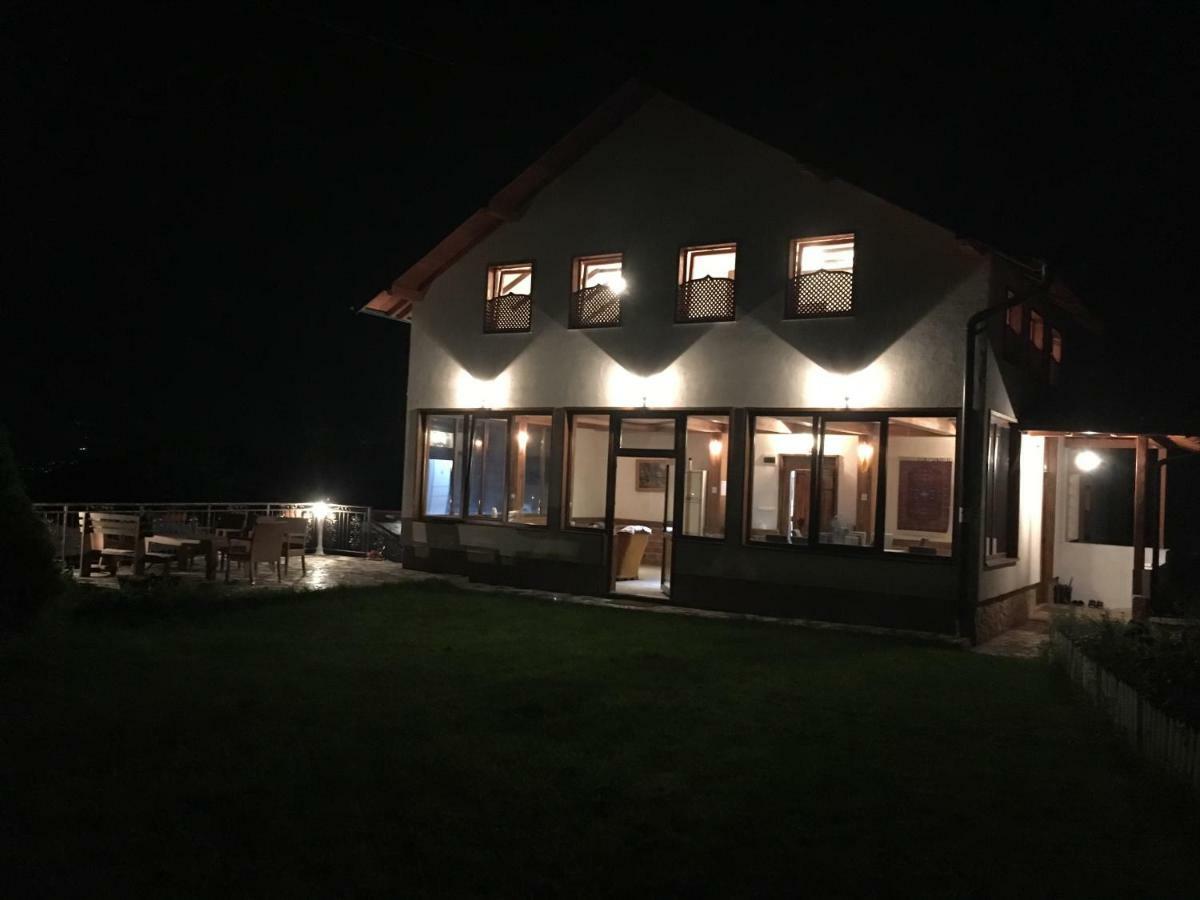 Villa White Dove ซาราเยโว ภายนอก รูปภาพ